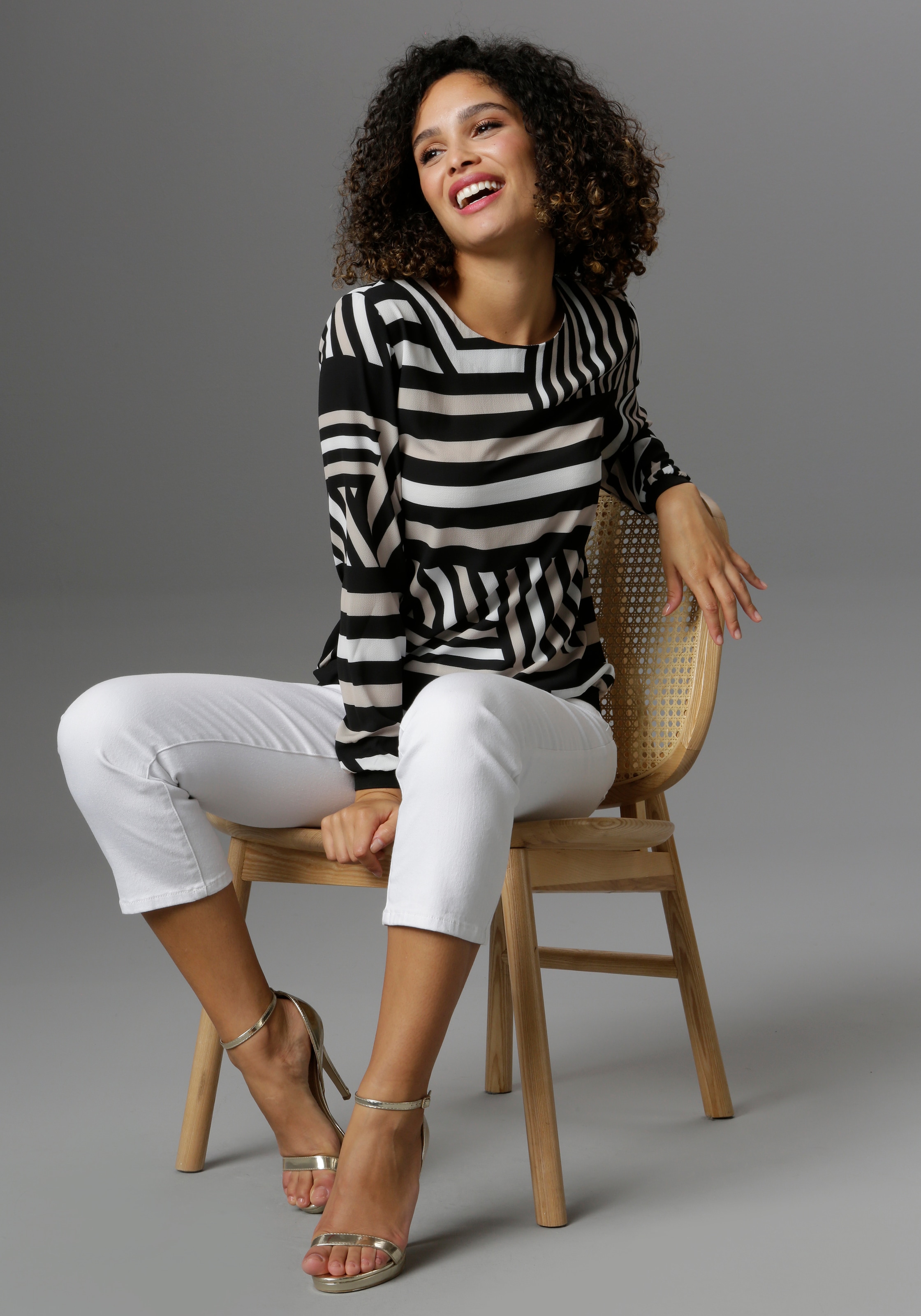Aniston SELECTED Shirtbluse , mit grafischem Muster