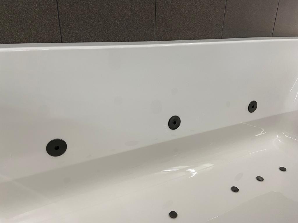Lambini Designs Cube bubbelbad 170x75cm elektronisch 6 4 2 hydrojets en 12 aerojets zwart