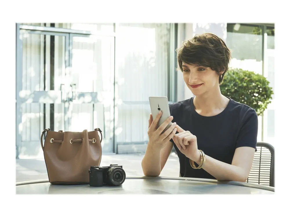 Sony a6100 ILCE-6100Y - Digitalkamera - spejlløst - 24.2 MP - APS-C - 4K / 30 fps - 3x optisk zoom 16-50 mm og 55-210 mm objektiver - Wi-Fi, NFC, Bluetooth - sort