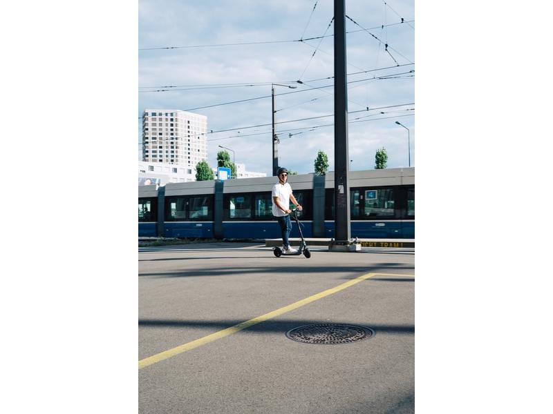 Micro Mobility E-Scooter Merlin II Elektro-Scooter