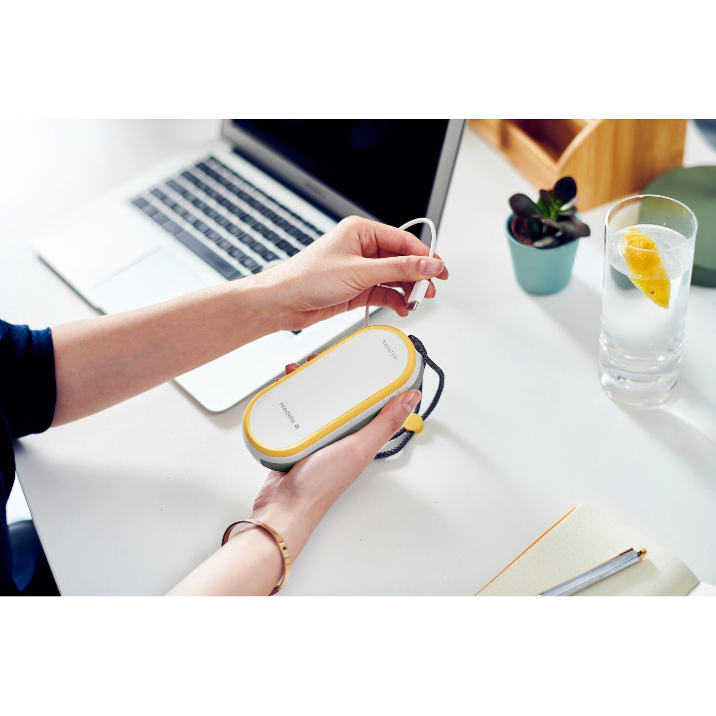 Medela Elektrische Doppelmilchpumpe Freestyle Hands Free
