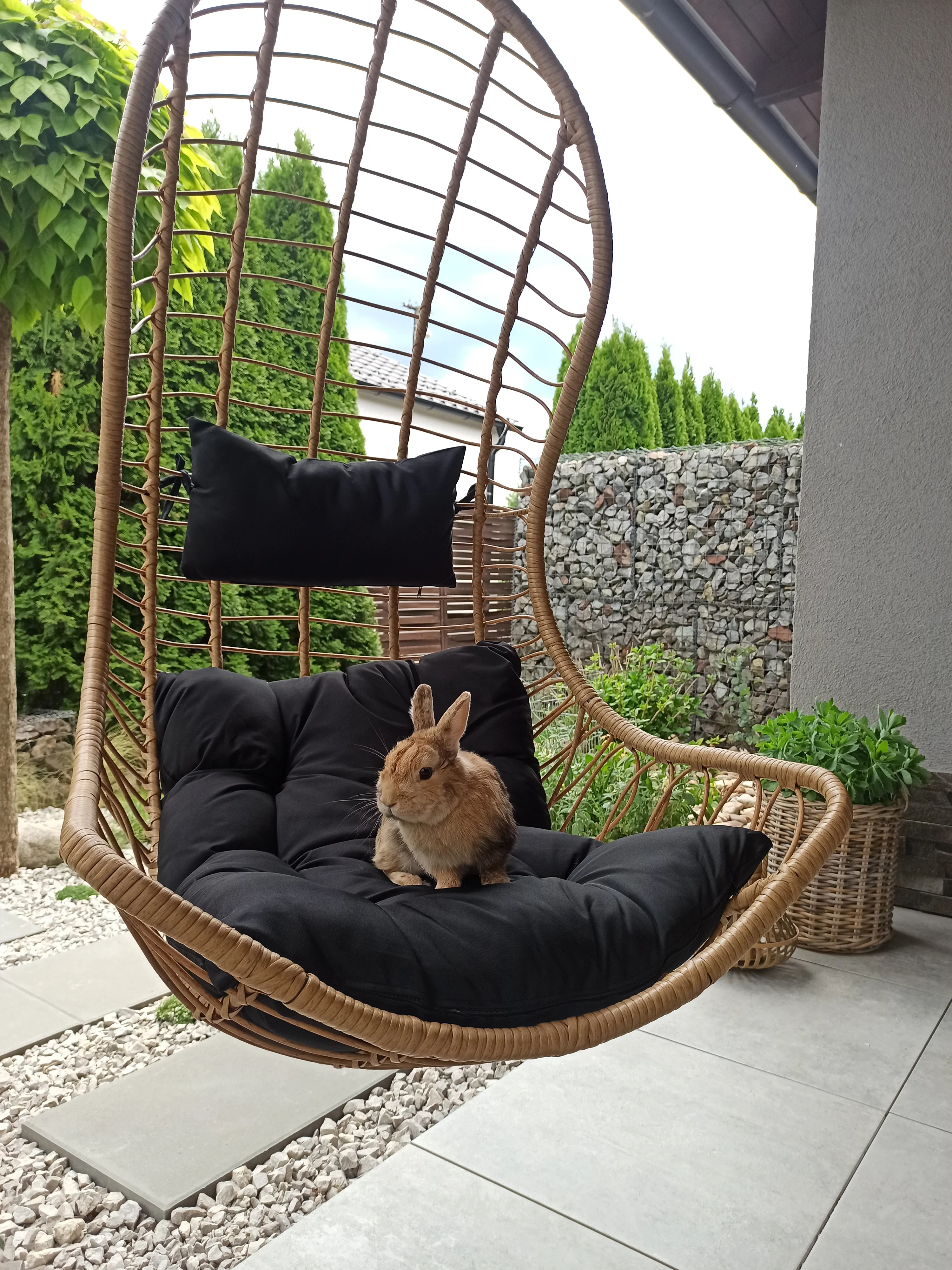 Hangstoel met standaard PINETO PE rotan Natuurlijk