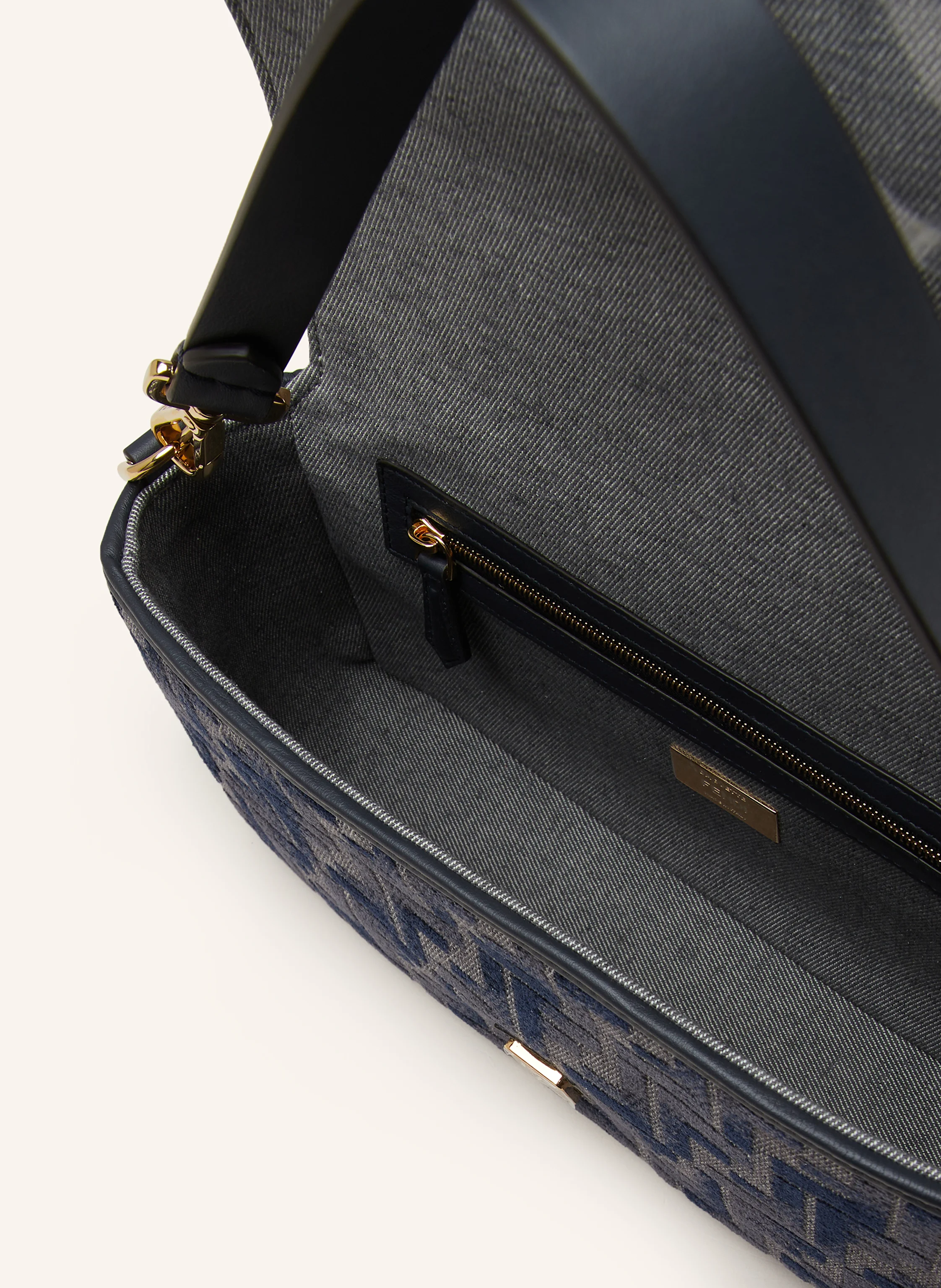 FENDI Schultertasche BAGUETTE
