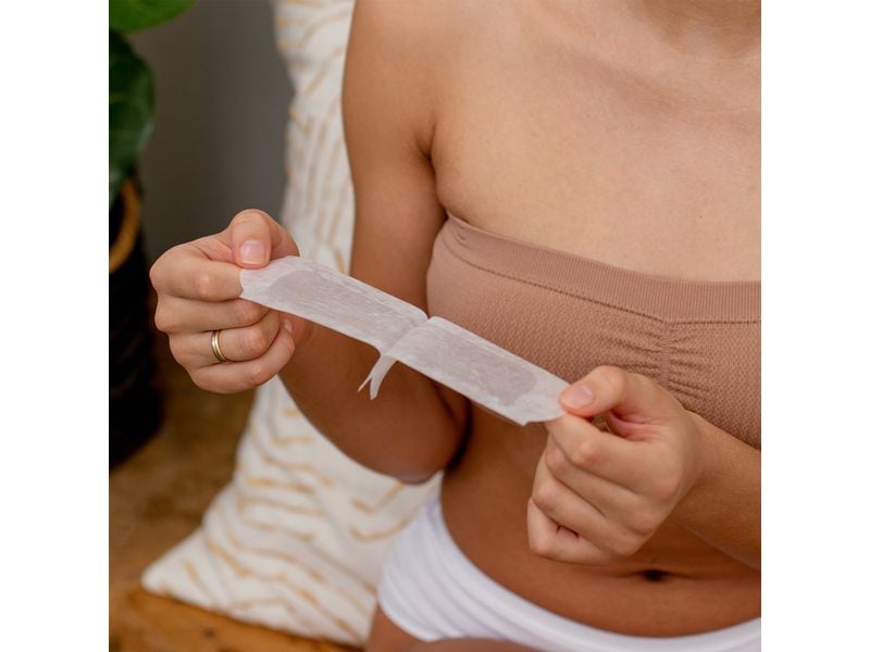 Veet Kaltwachsstreifen Körper und Beine Sensible Haut 40 St Praktische Kaltwachsstreifen mit spezieller Gel Formel und Mandelöl