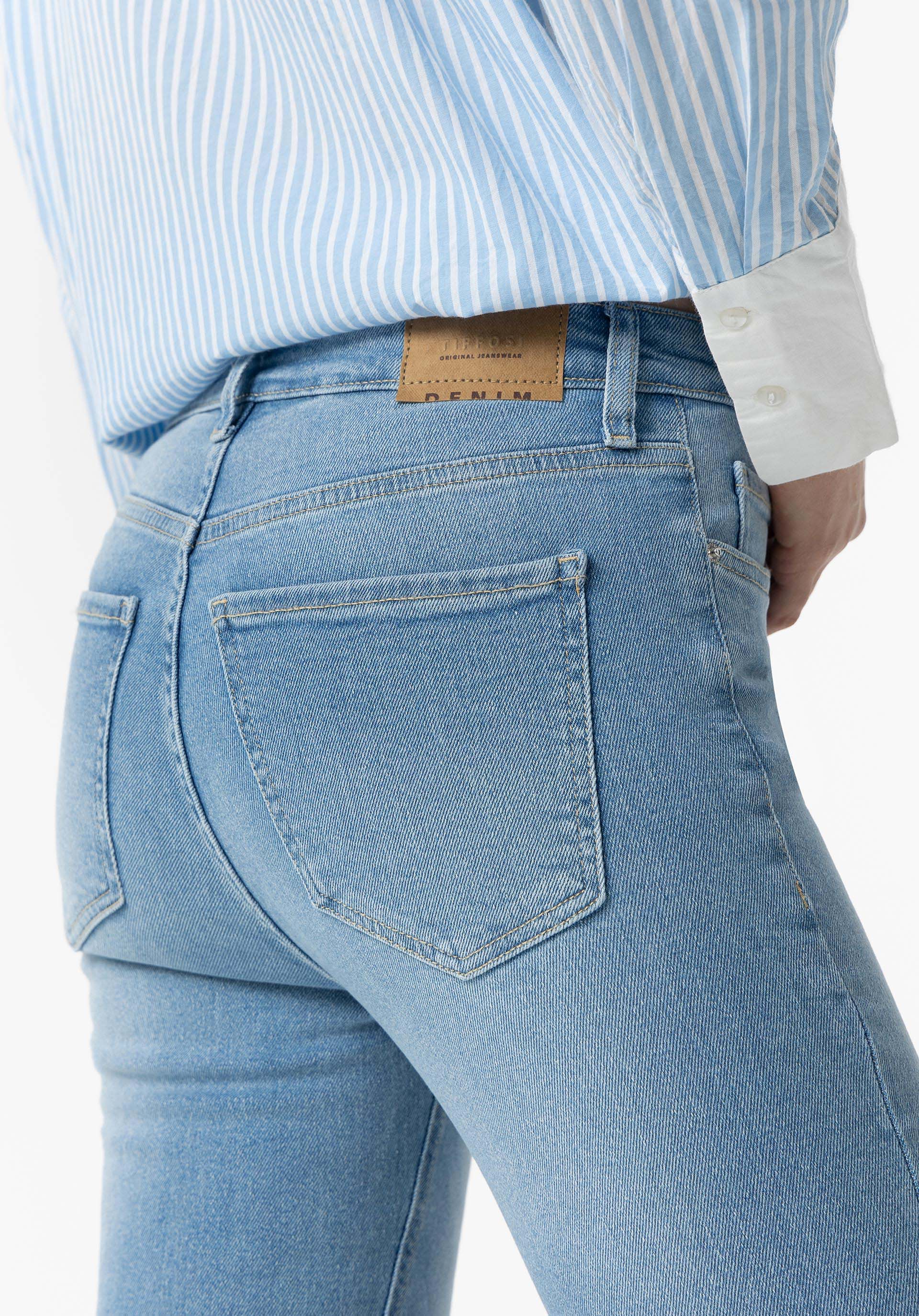 Jeans Megan Cropped Flare Cintura Alta