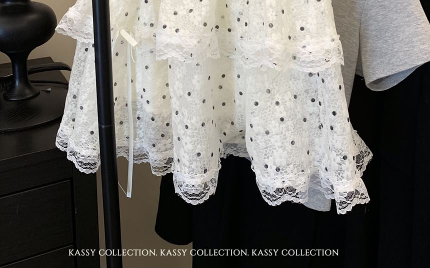 Closette - Crop top met korte mouwen, ronde hals, strikapplicatie / elastische taille, gestippelde strik, ruches en kanten rand, mini A-lijn rok