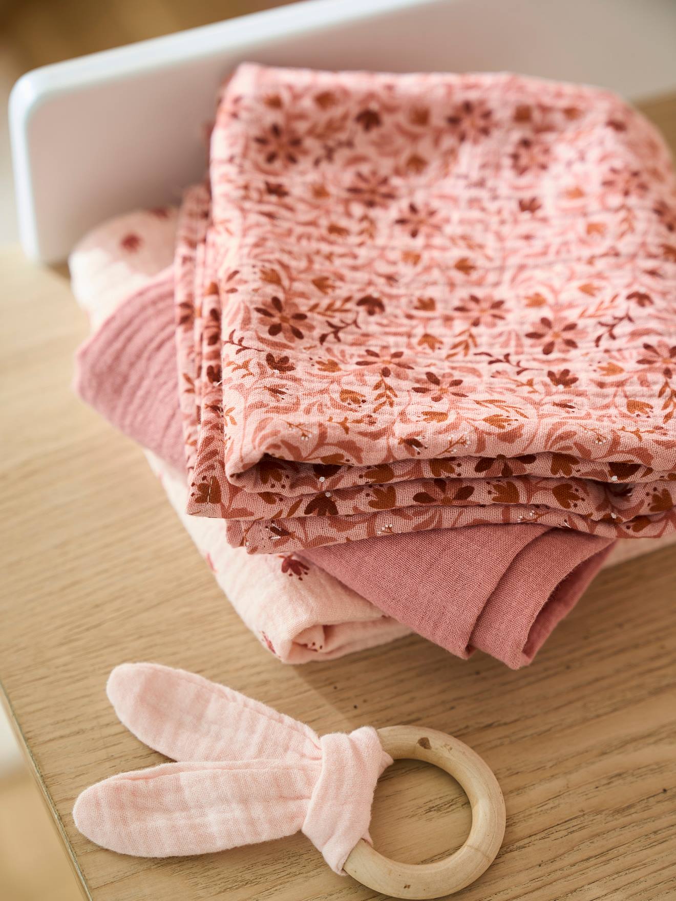 Lote de 3 paninhos de algodão lisos, estilo boêmio, para bebês, na cor rosa escuro, com estampas.