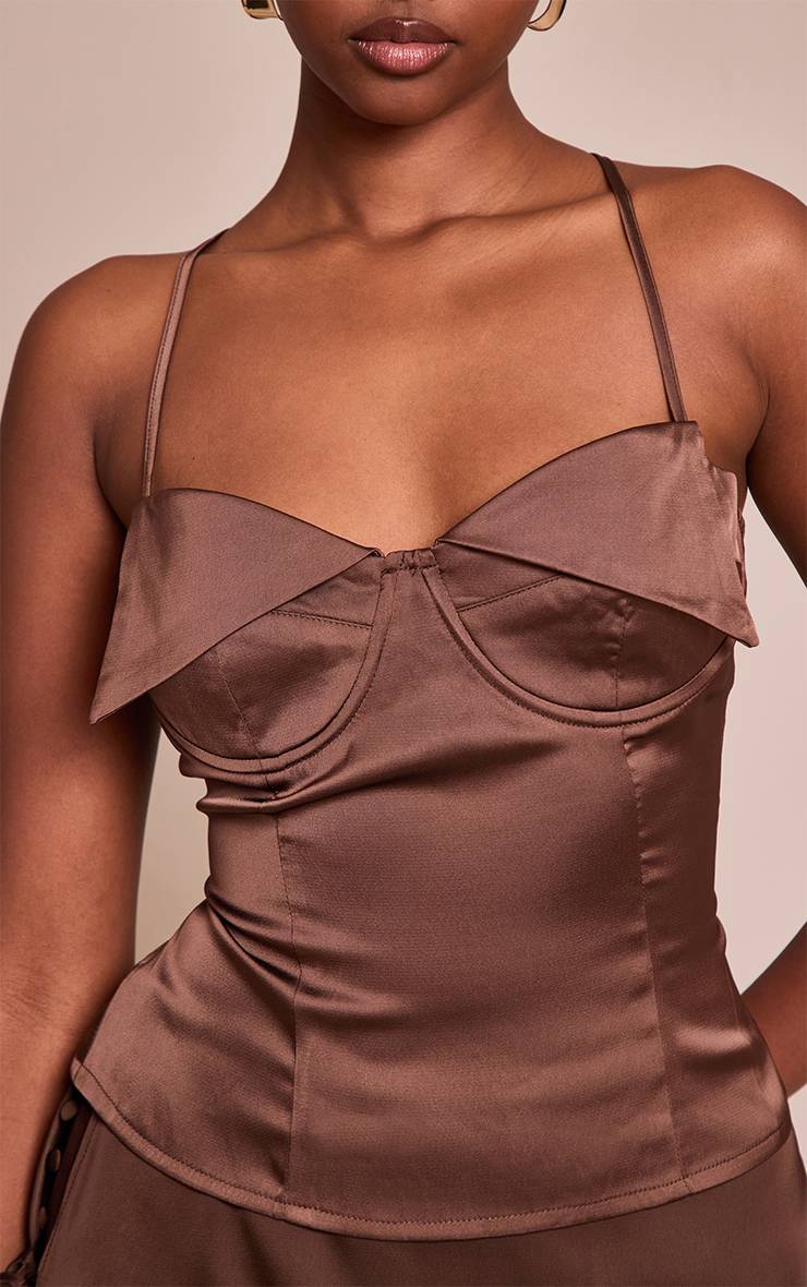 Chocolat Top Long À Bretelles En Satin Avec Détail Drapé