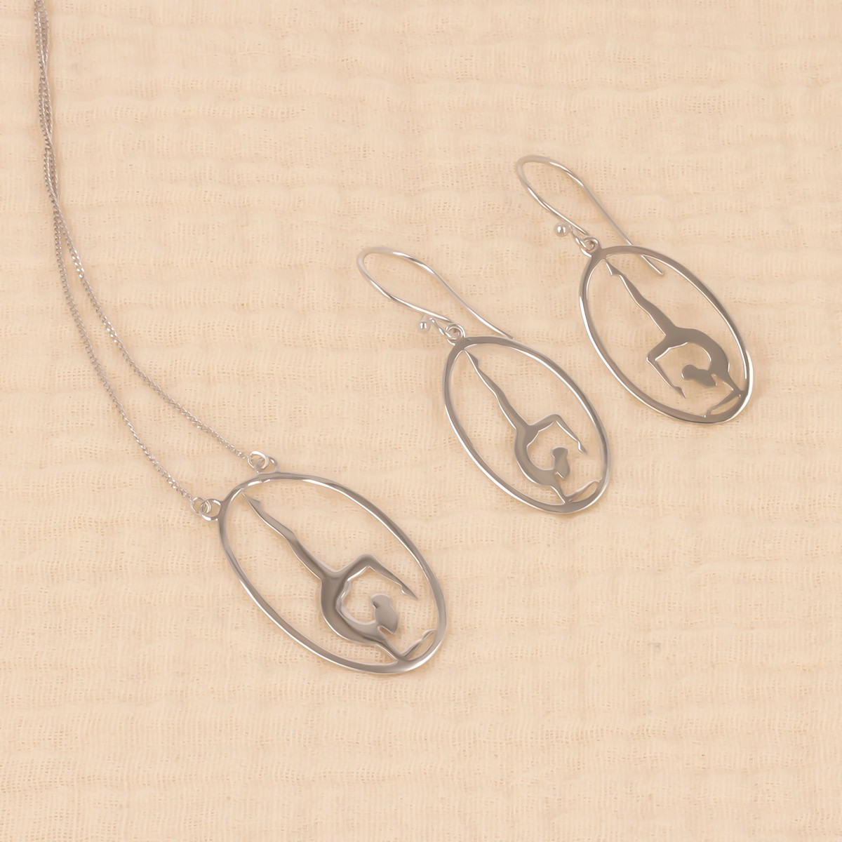 bijoux Collier posture yoga Argent massif ovale Femme