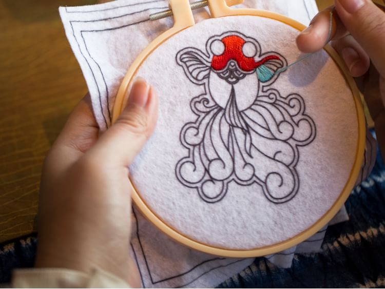 Embroidery Kingdom - Goudvis DIY Borduurpakket / Frame / Set