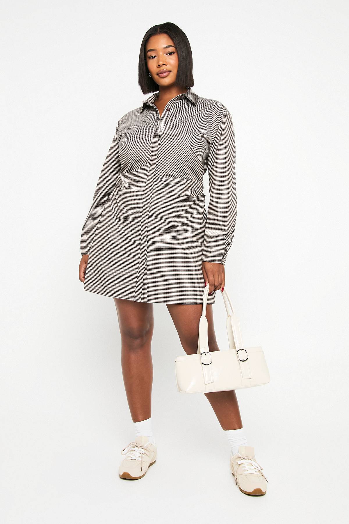 boohoo Robe chemise à fronces latérales Plus Check