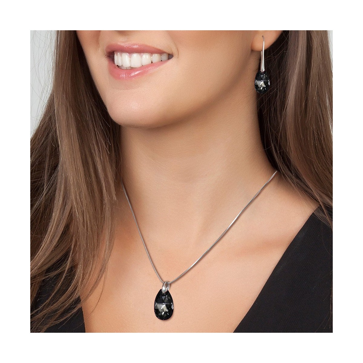 Parure collier et boucles d'oreilles SC Crystal ornée de Cristaux scintillants