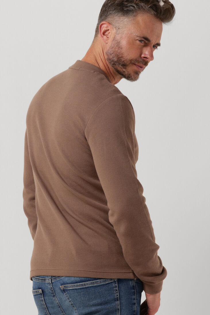CALVIN KLEIN bruine calvin klein sweater monologo badge waffle ls tee