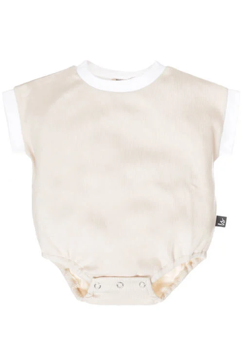 Babystyling romper lichtzand