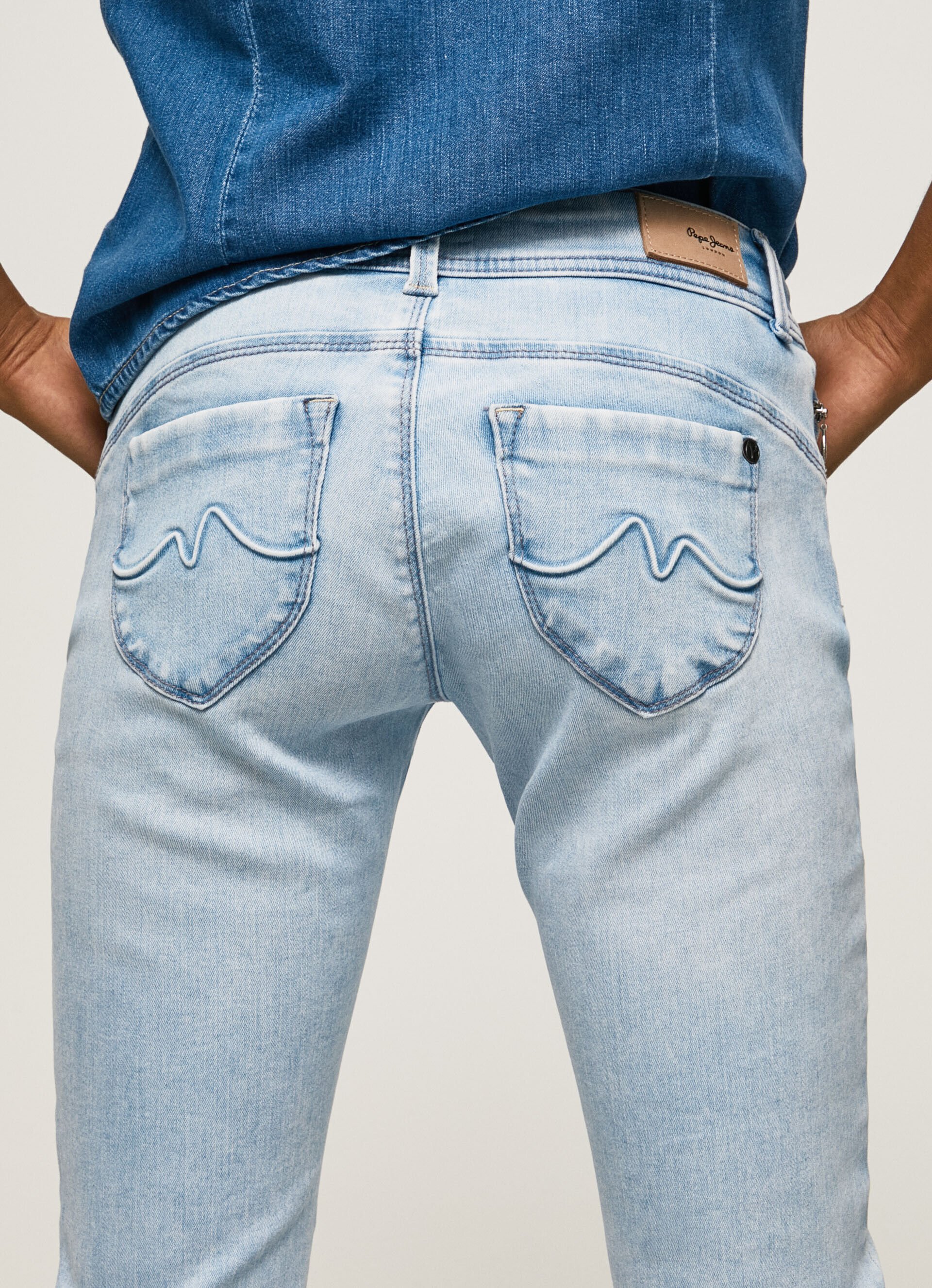 JEAN NEW BROOKE REGULAR MÉDIO SHOT - jeans