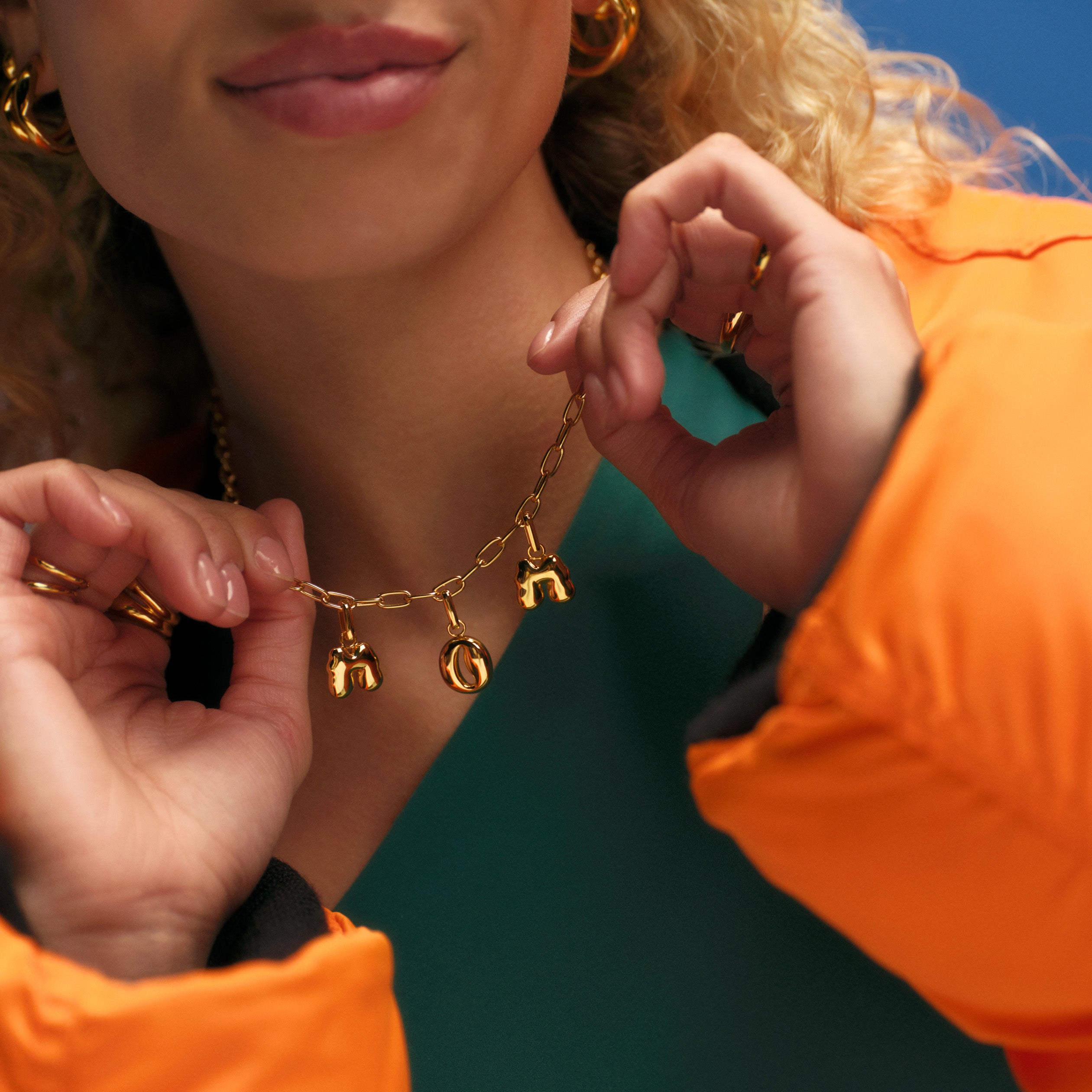 Camille Brinch  Puffer Letter Charm vedhæng - forgyldt