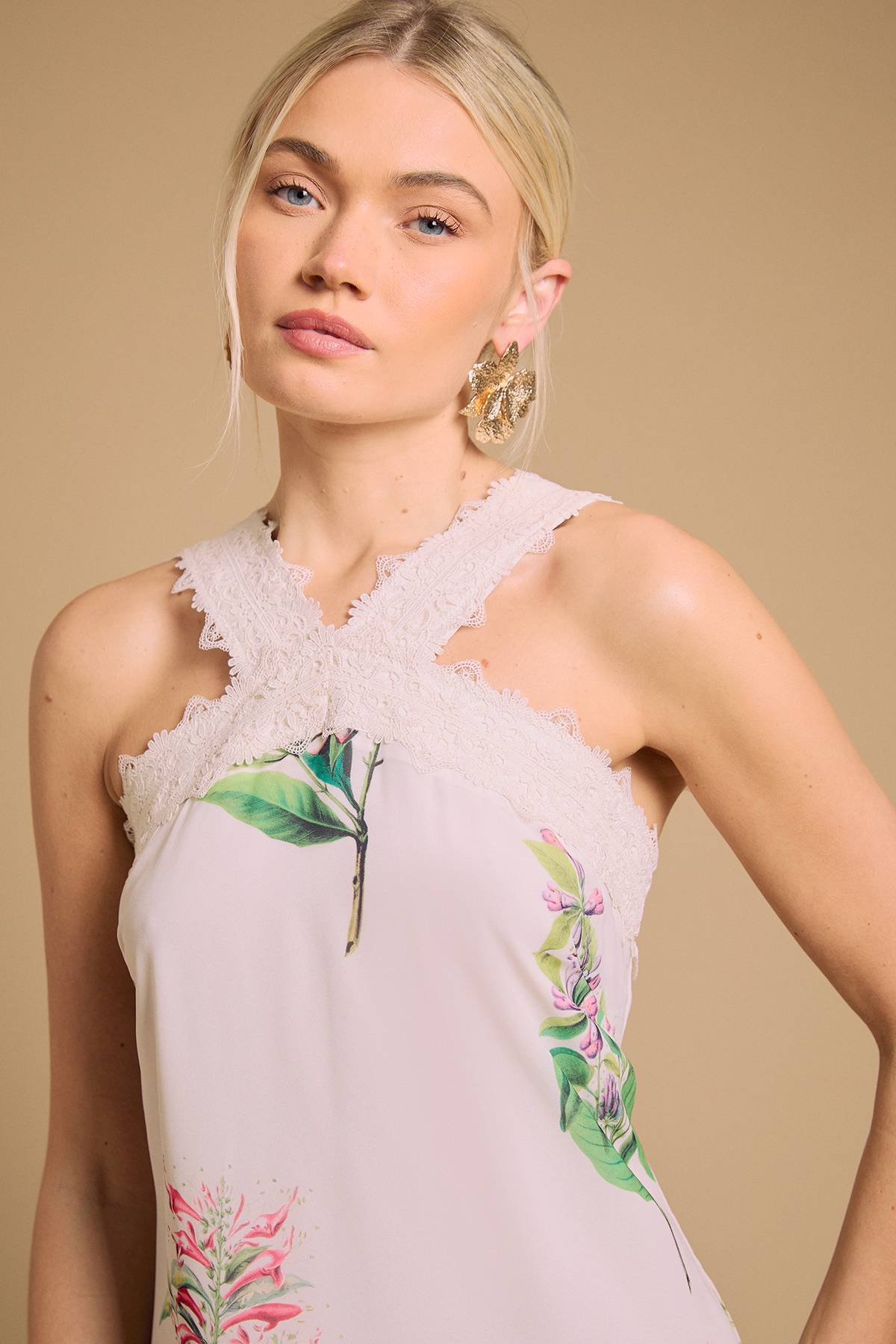 Oasis Robe Longue à Encolure Américaine