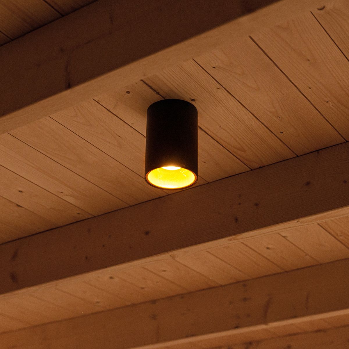 Moderne spot zwart met goud GU10 50mm - Deep
