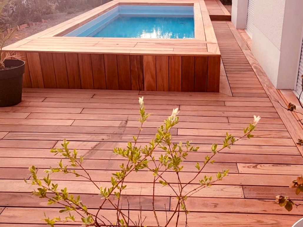Pack complet 25m² lame de terrasse muiracatiara lx1250mm avec lambourde, vis, cale de ventilation, plot pvc et bande bitumineuse