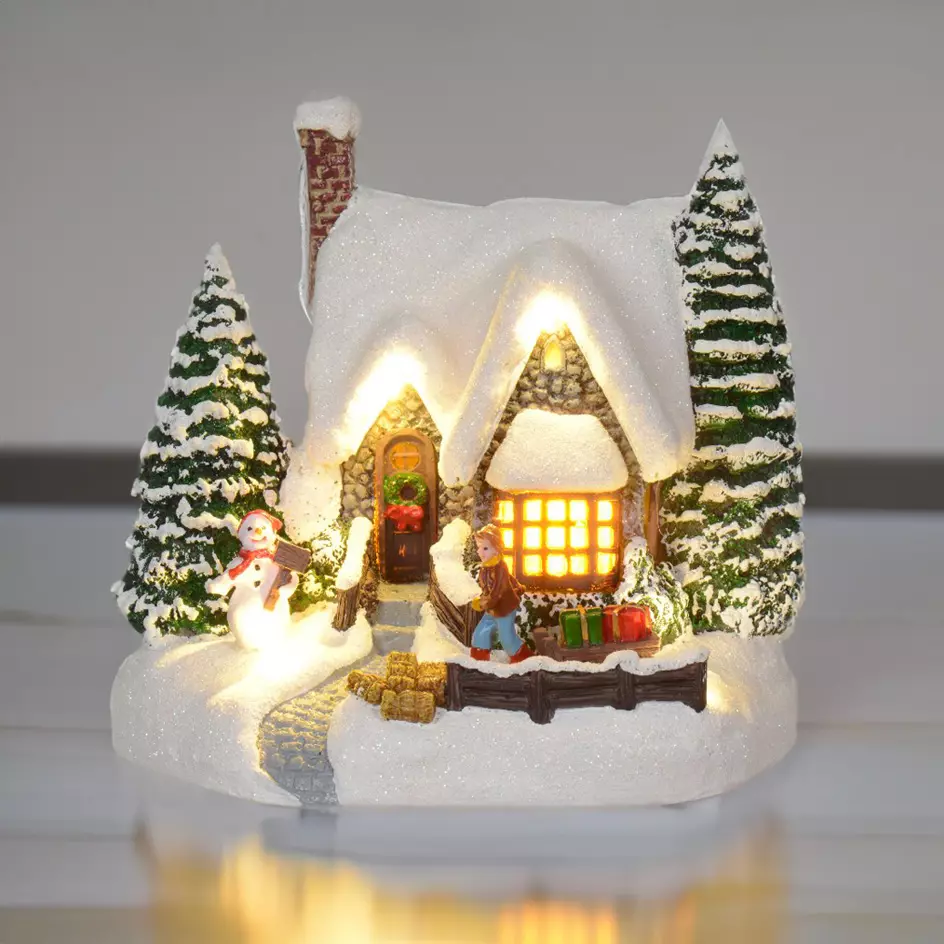 Maison de village illuminée Petit chaumière