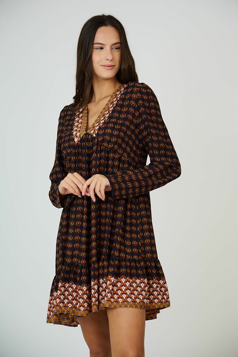 ATÉ BREVE<br>Vestido curto, mangas compridas, decote em V