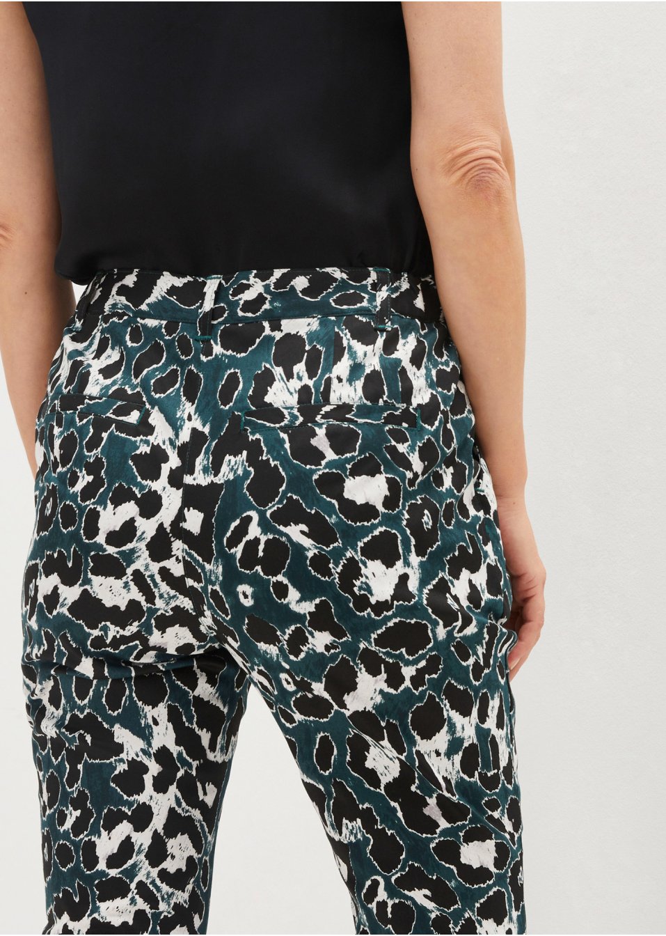 Pantalon extensible à imprimé léopard