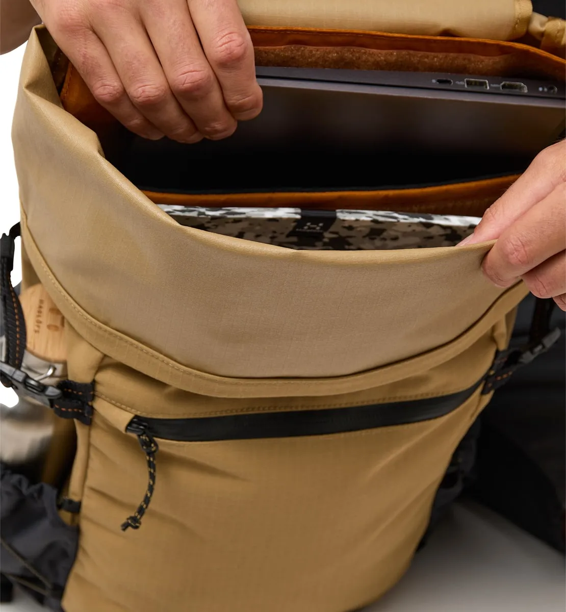 Haglöfs Ardos Rolltop 22 Cinnamon Brown/True Black