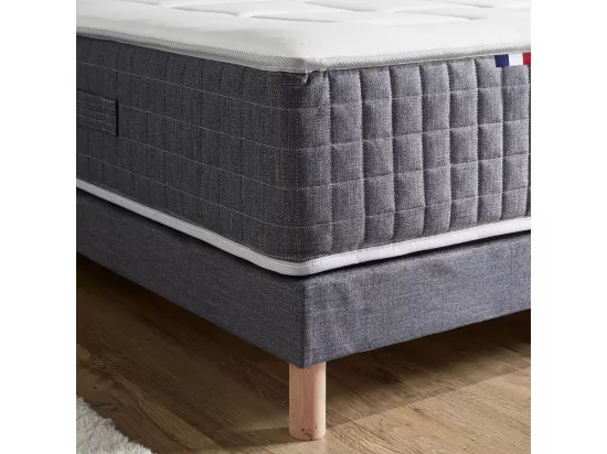 Matelas ressorts ensachés KING STYLE, mémoire de forme, confort ferme Dimensions - 140 x 190 cm