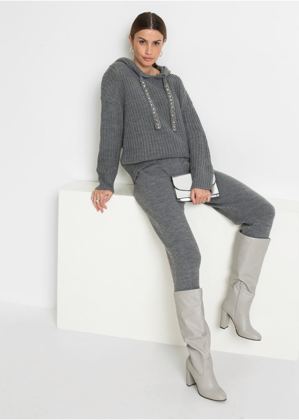 Pull avec cordons fantaisie