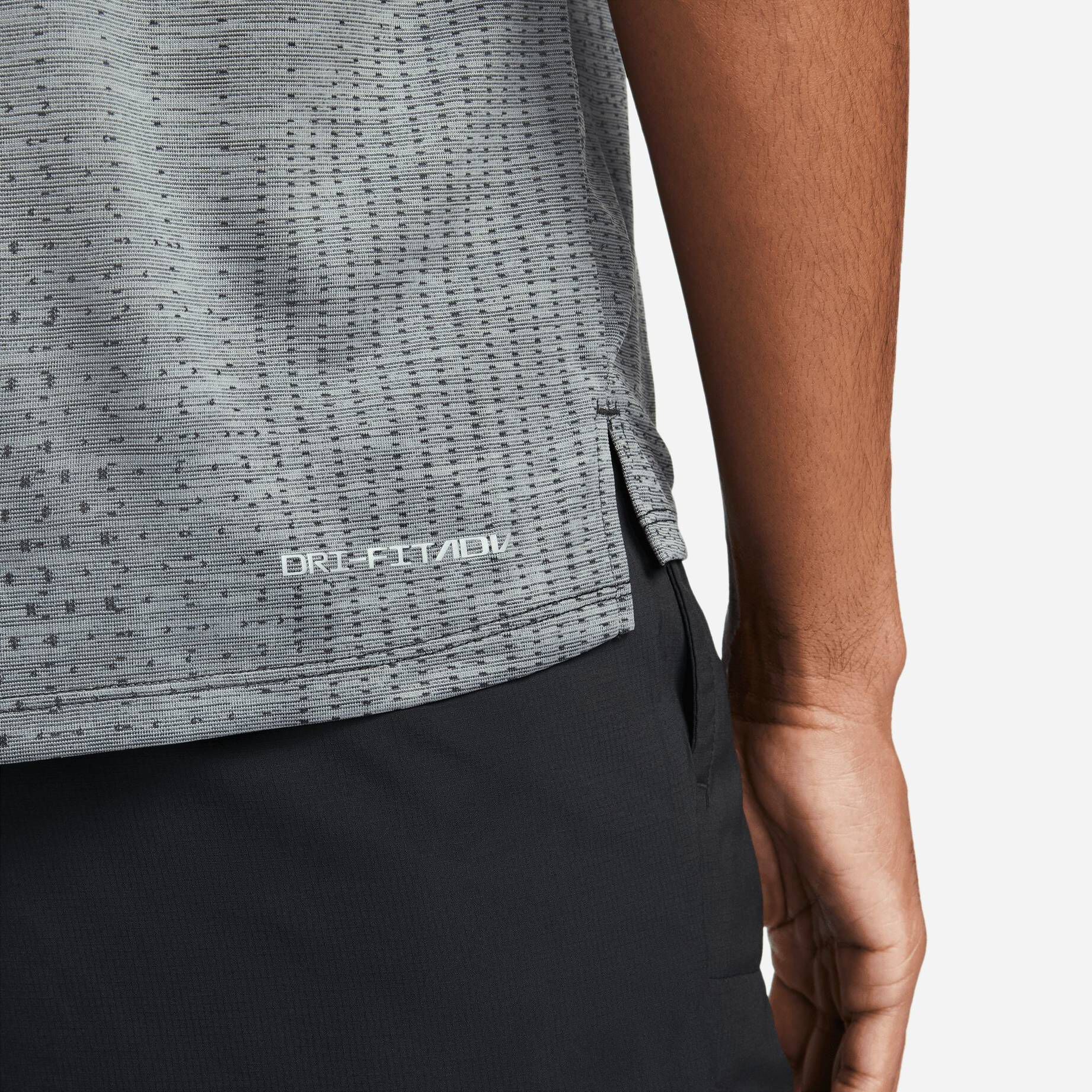 Nike| Herren Laufshirt  DRI_FIT ADV TECH KNIT ULTRA