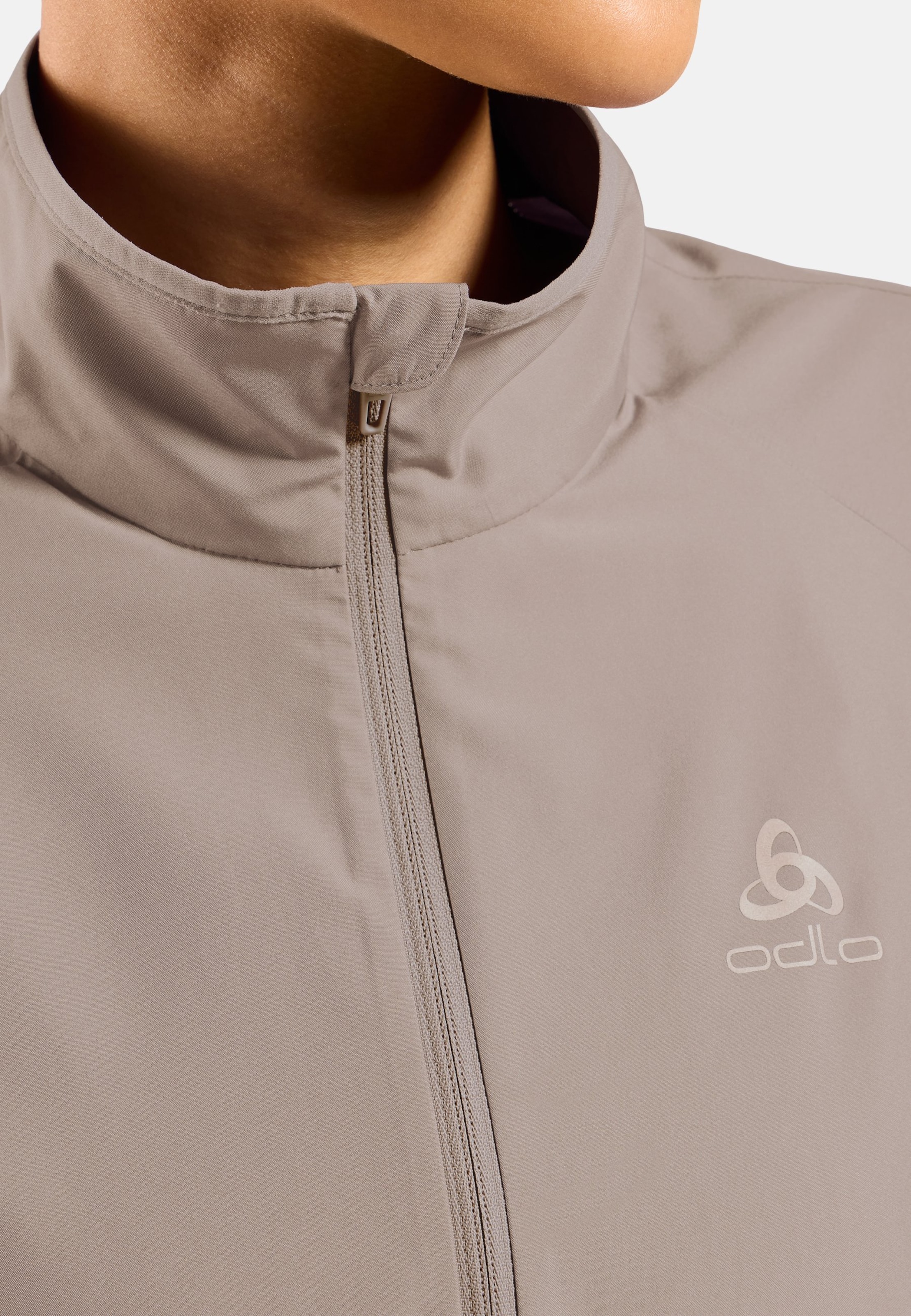 Essentials Light Laufjacke in cinder