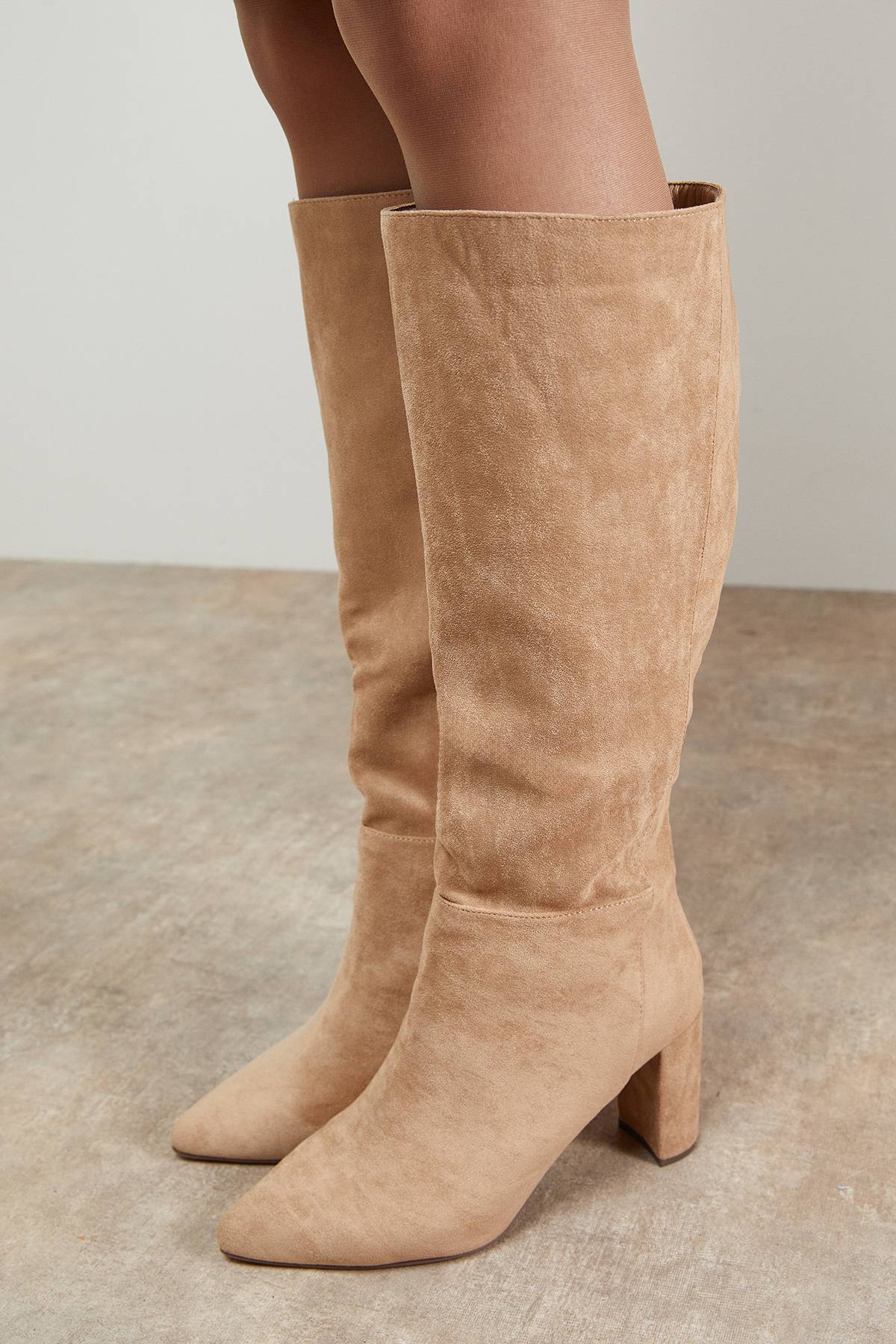 Oasis Bottes Kora en synthétique à Talon Bloc Haut et Bout Pointu Hauteur Genou