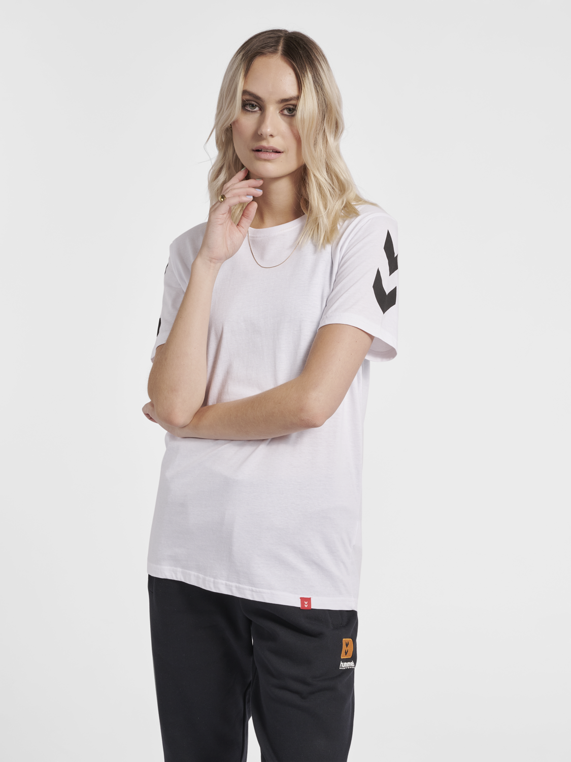 hmlLEGACY CHEVRON T-SHIRT