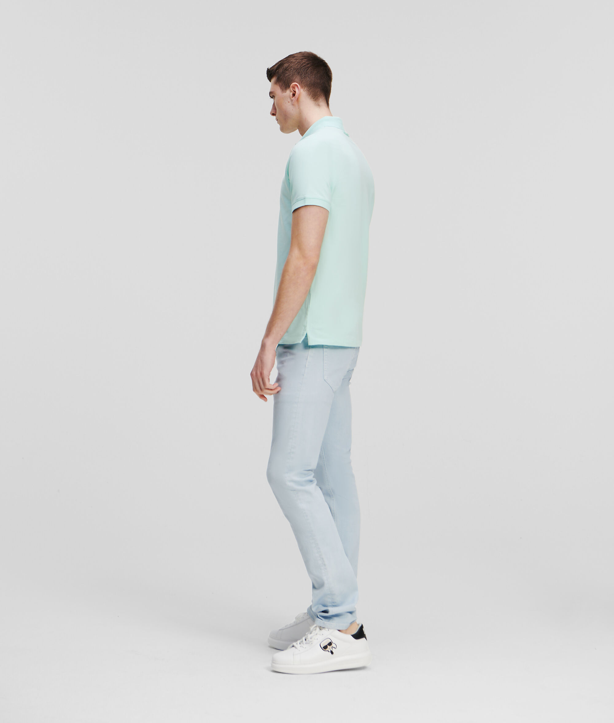 Polo à logo ton sur ton