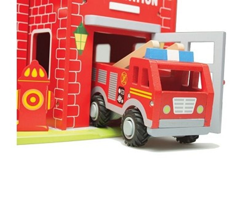 New Classic Toys Brannstasjon m/tilbehør