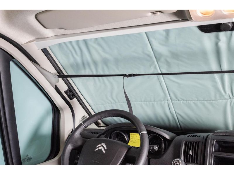 VanSpace Isolierung von Front- und Seitenscheiben, aussen Hohe Dämmleistung der Scheiben