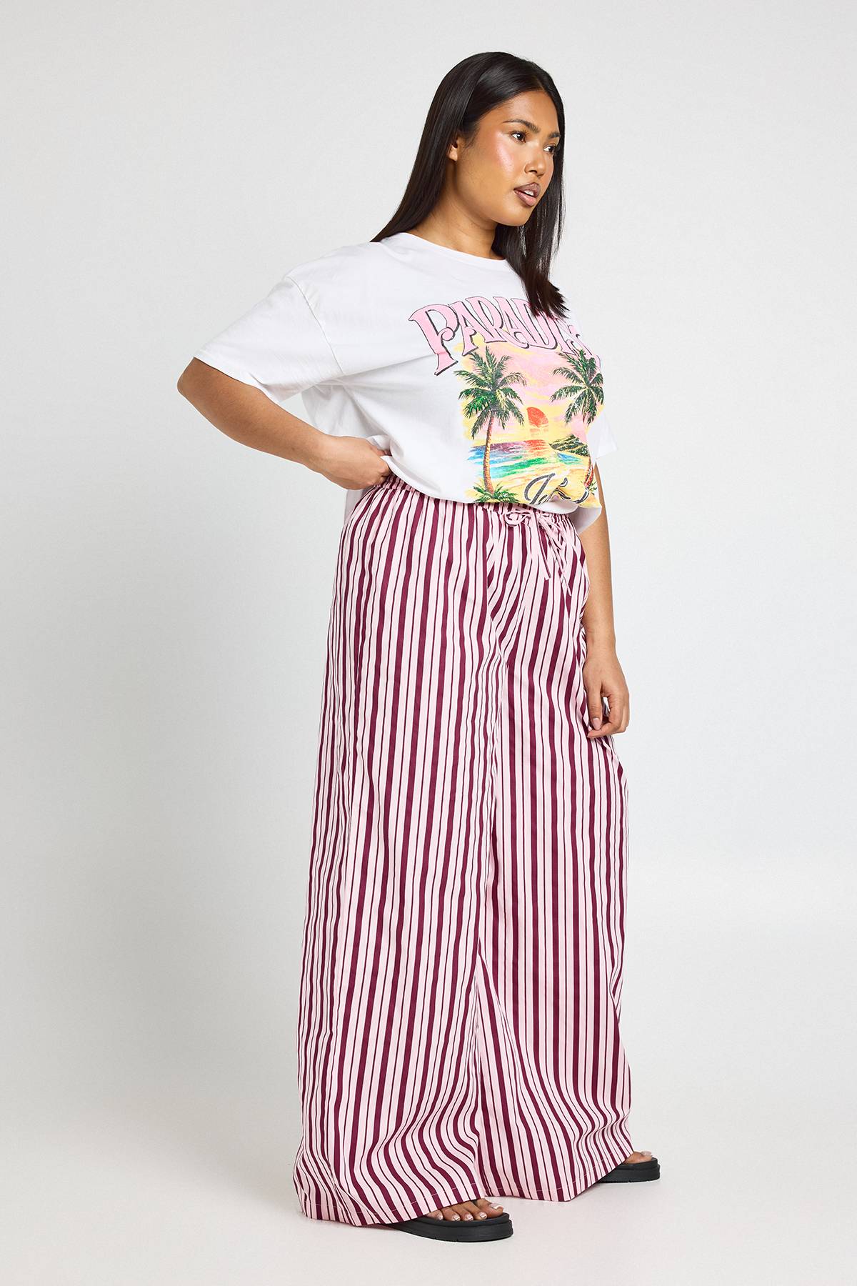 boohoo Pantalon Large Grande Taille En Popeline Rayée Avec Cordon De Serrage