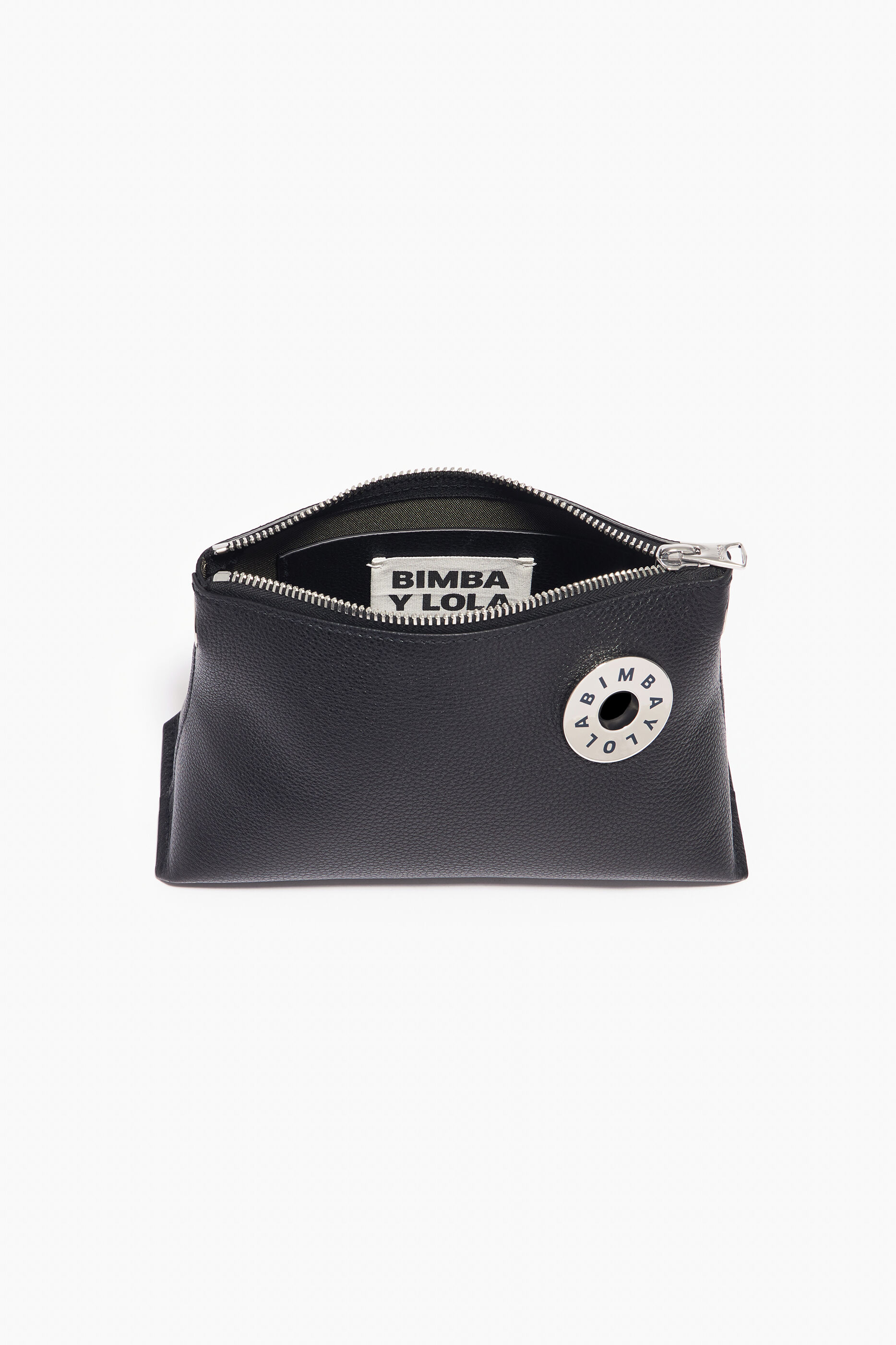 Bolsa de couro preta em formato de S