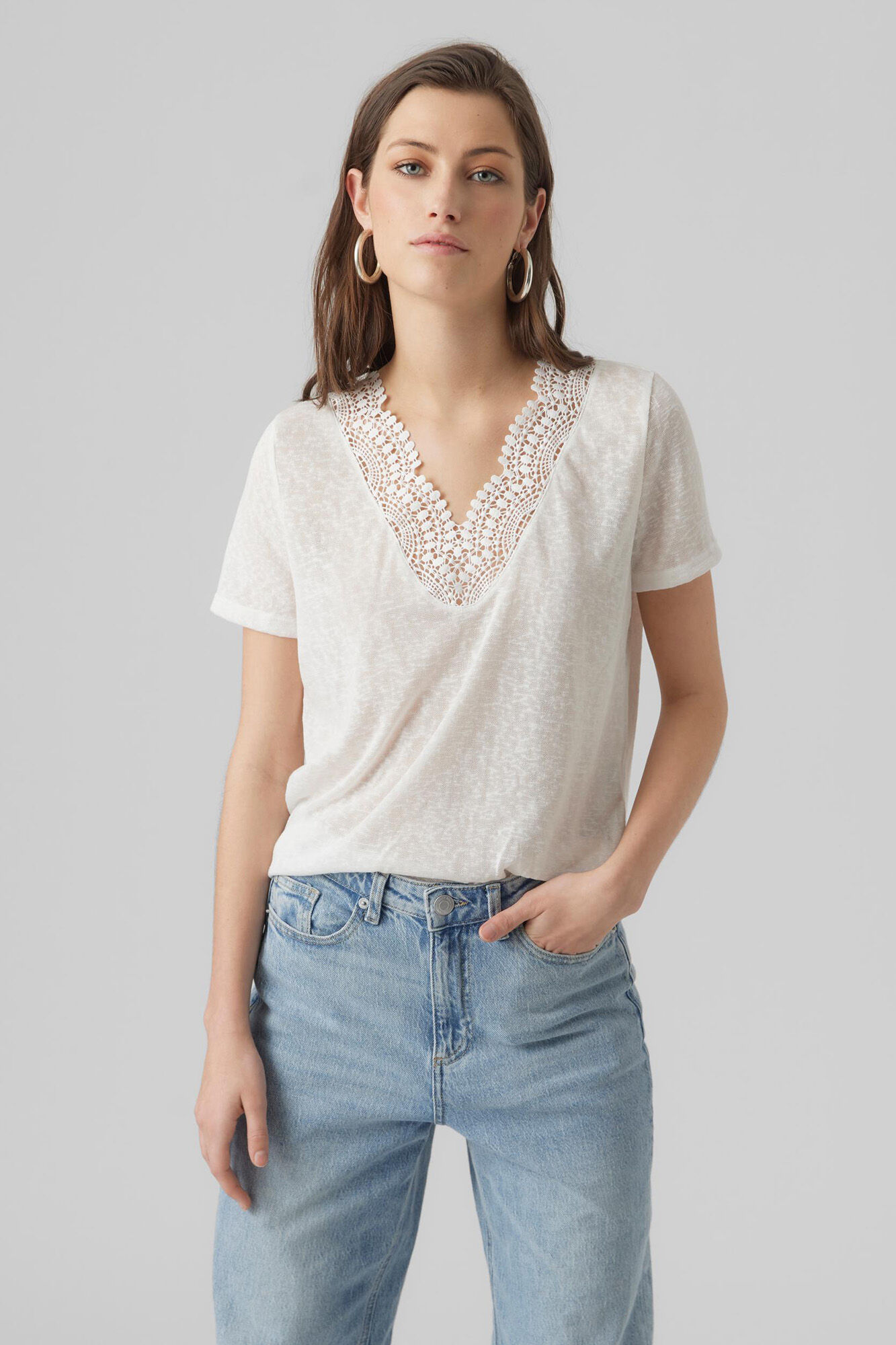 Camiseta com decote em V - Branca