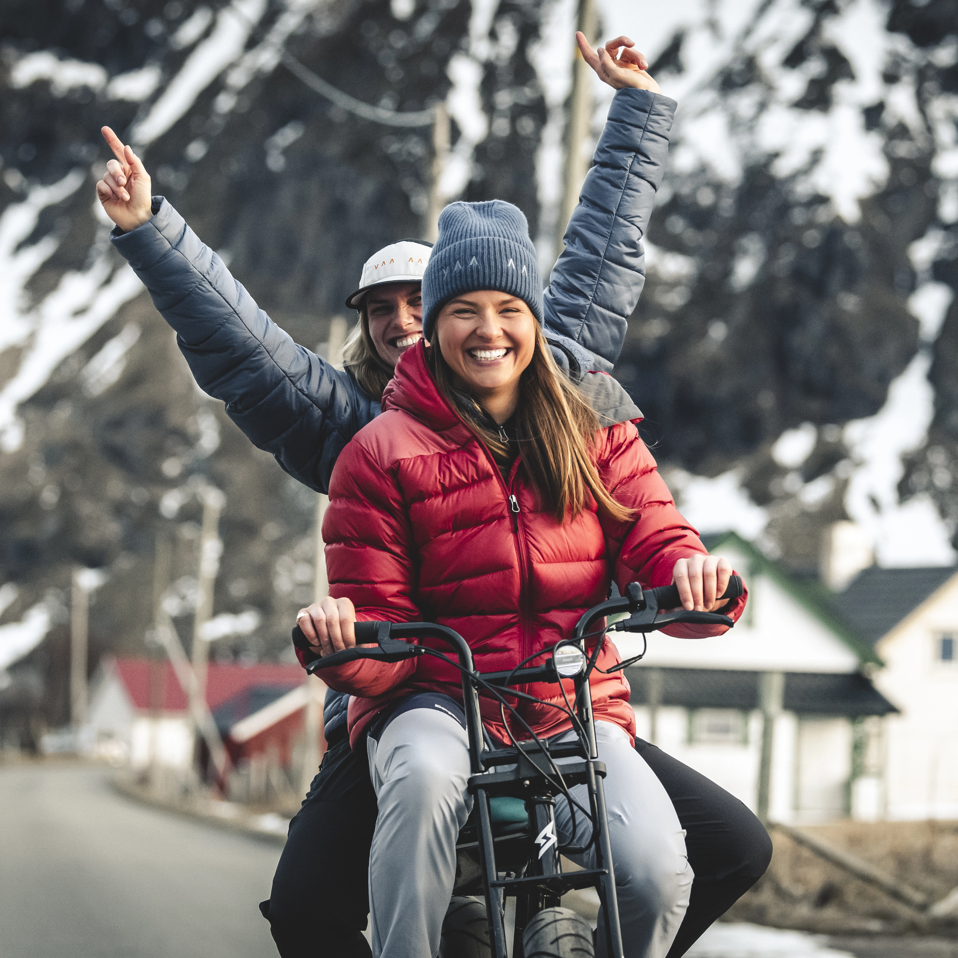 Vaagaa Allround Down Jacket Women Rusty Dust / Crimson Red