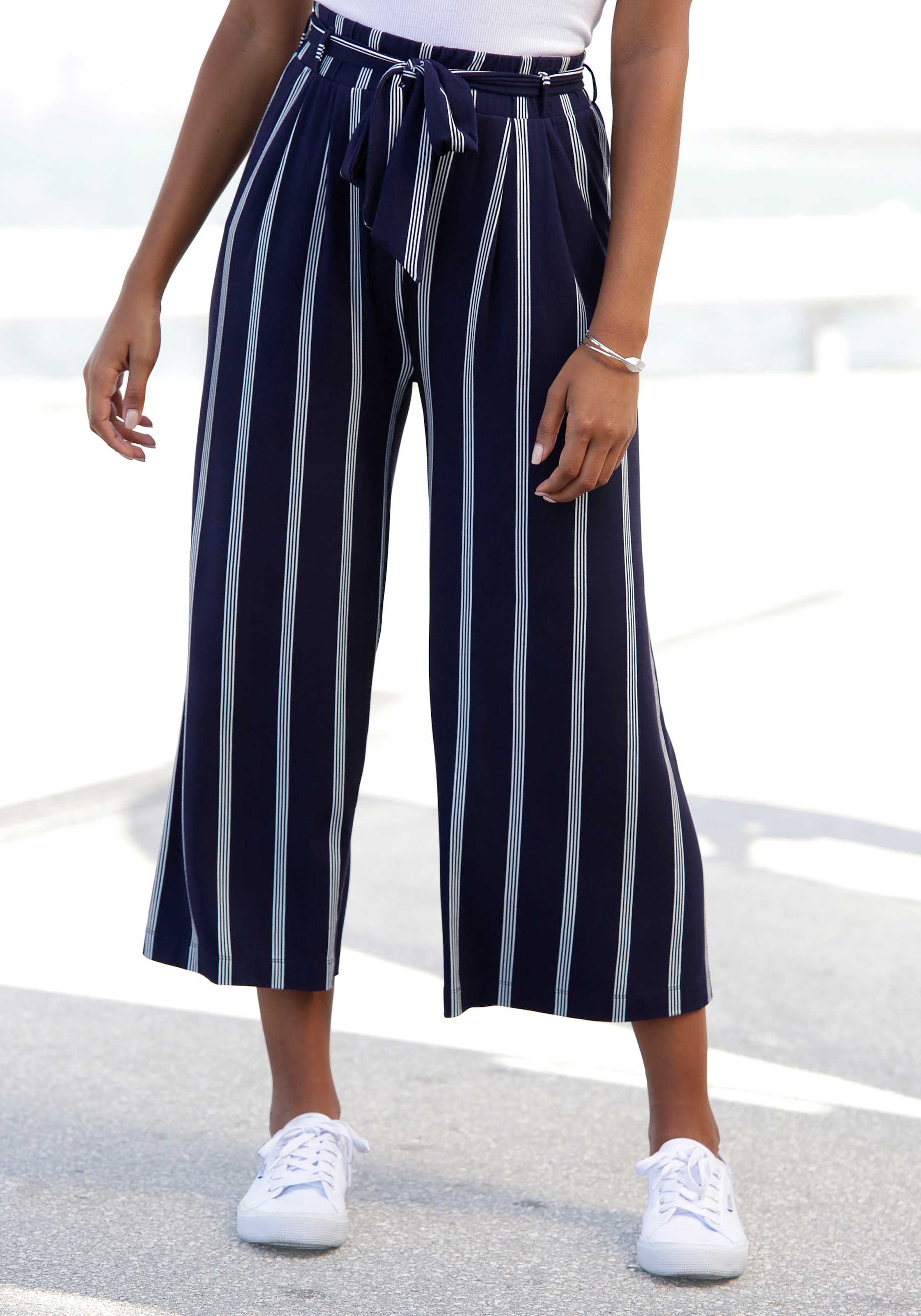 LASCANA Culotte  in Paperbag-Form, luftige Jerseyhose, casual