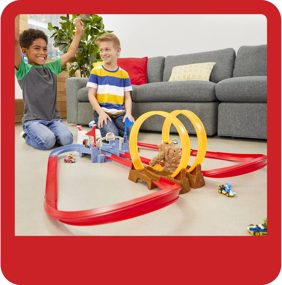 HOT WHEELS -  PISTE CHAOS AU CHATEAU DE BOWSER