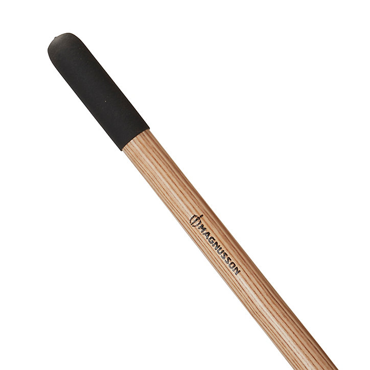 Pelle pointue Magnusson avec manche en bois
