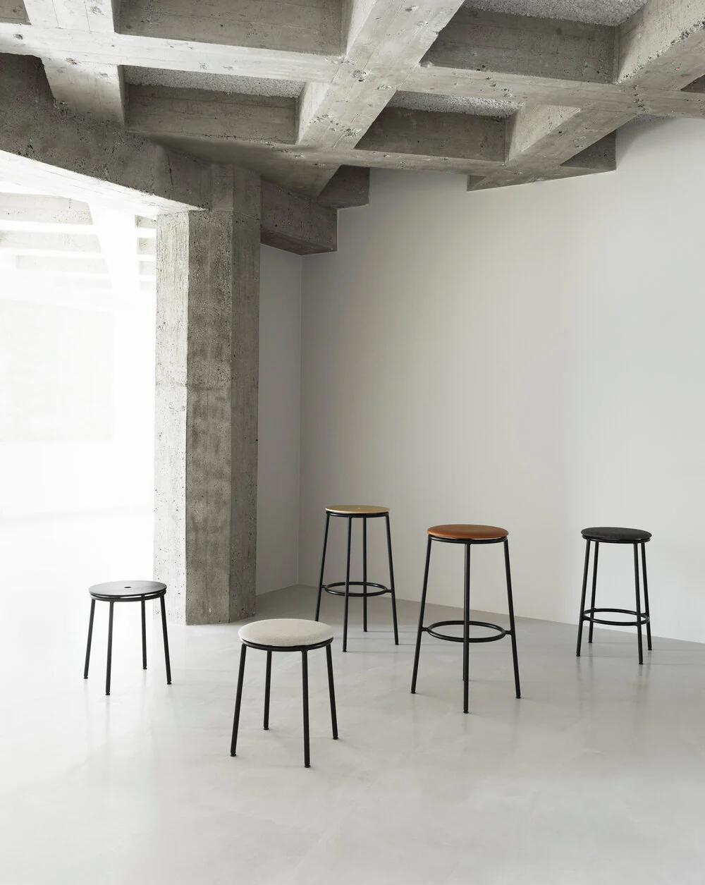 Normann Copenhagen  Circa barstol, sort - 65 cm.