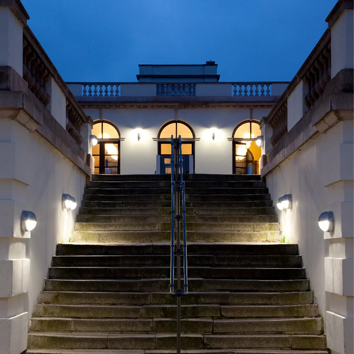 Louis Poulsen - Skot LED Outdoor Wandleuchte 3000 K 6.5 W, aluminium / opalweiss