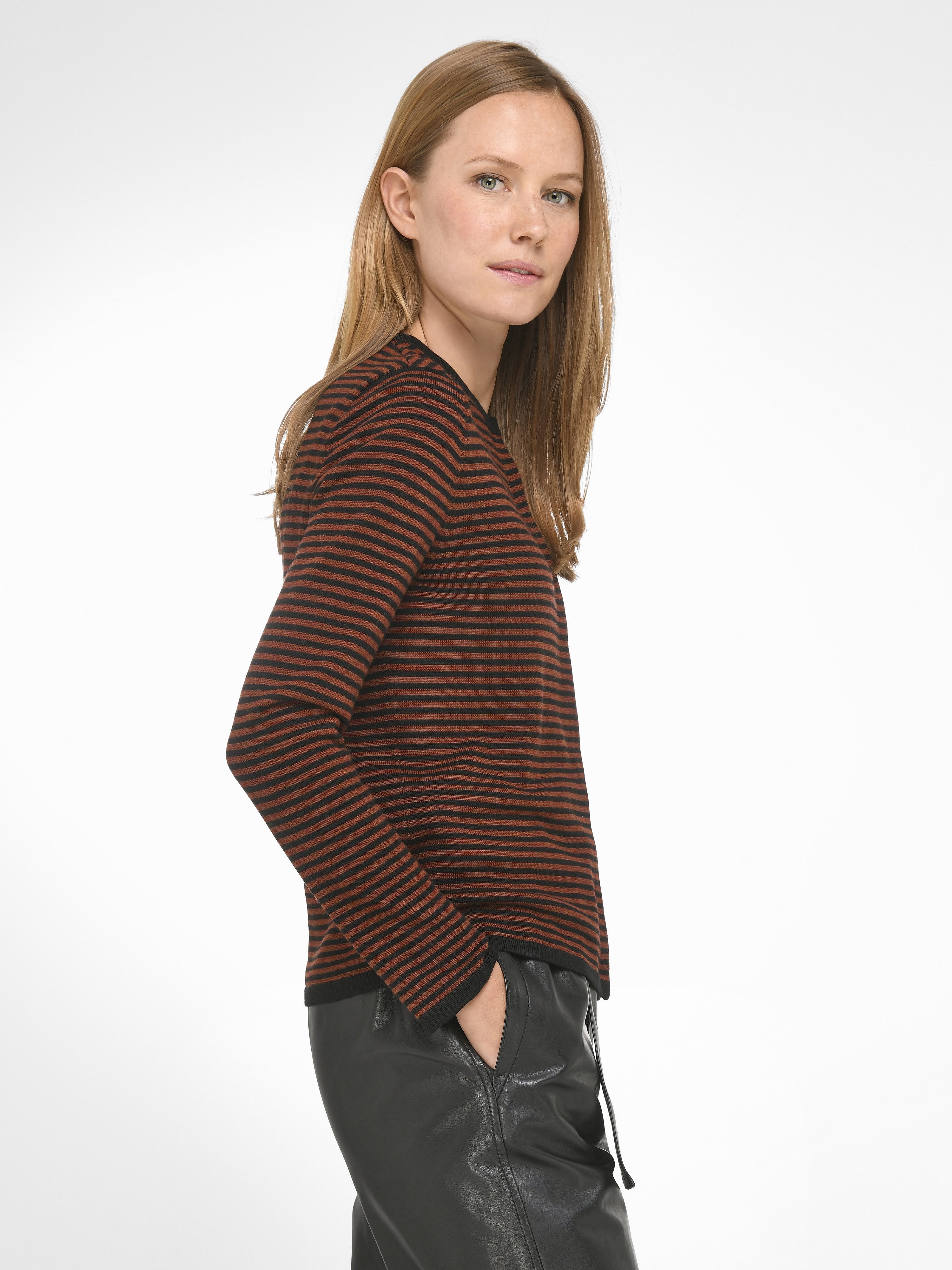 Strickjacke aus 100% Schurwolle Biella Yarn