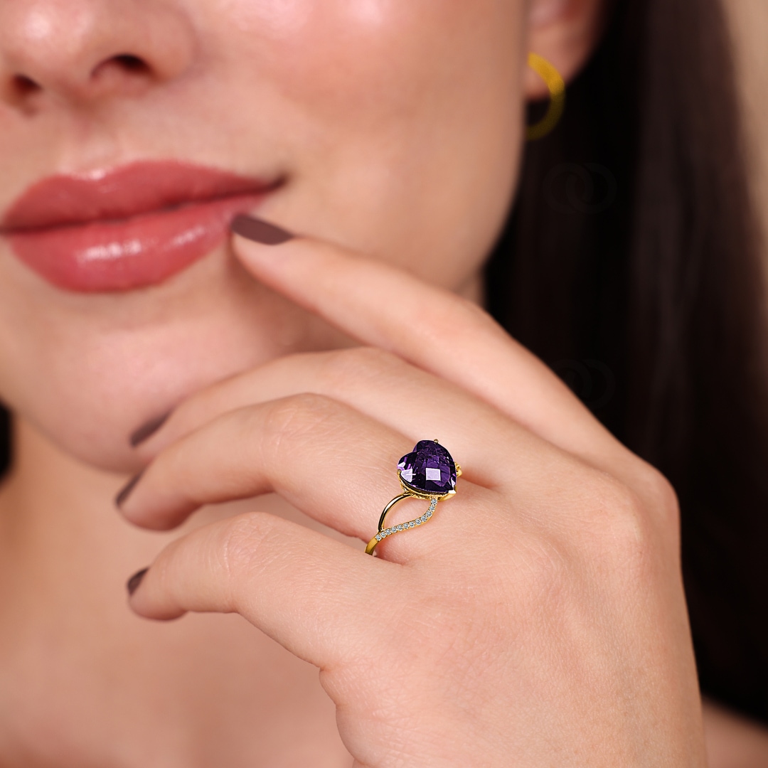 Ring 750/18 K Gelbgold mit Amethyst und Diamanten 0.06 ct H/si