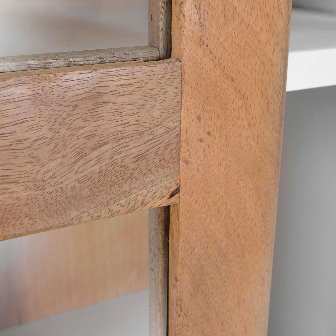 Z2 Vitrine DOCK 03