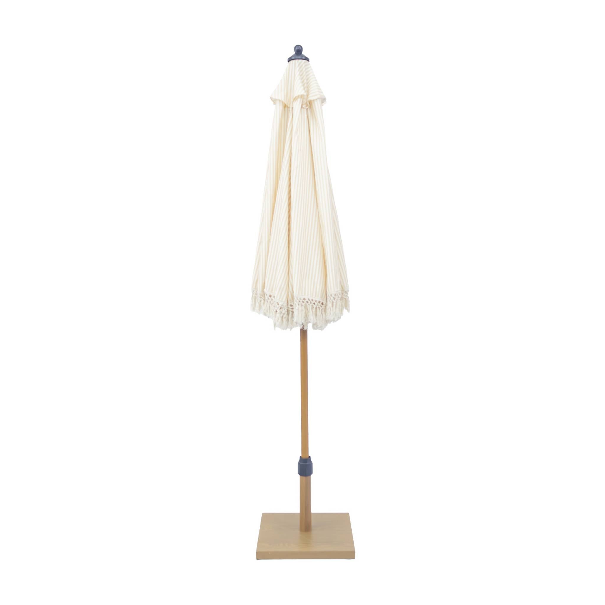 sweeek - Parasol met franjes 2m staal
