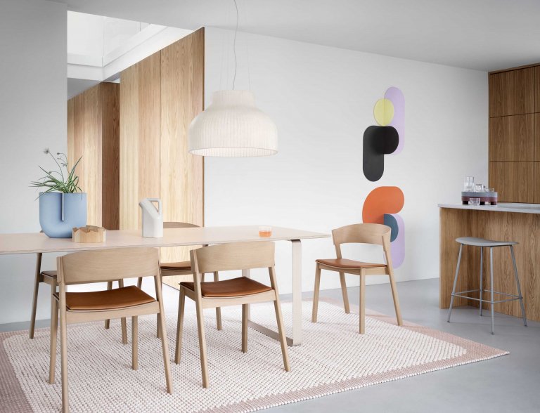 Muuto Cover Side Chair Eetkamerstoel leer cognac